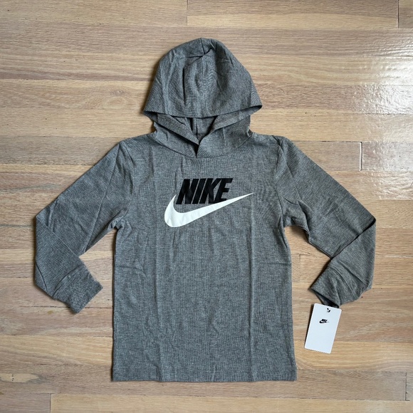 Boys grey nike swoosh hooded long sleeve sweatshirt size 5 nwt - Picture 1 of 1